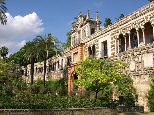 Uno dei migliori esempi di architettura mudejar, stile sviluppatosi durante il regno cristiano della Spagna, ma che utilizzò influenze architetturali islamiche