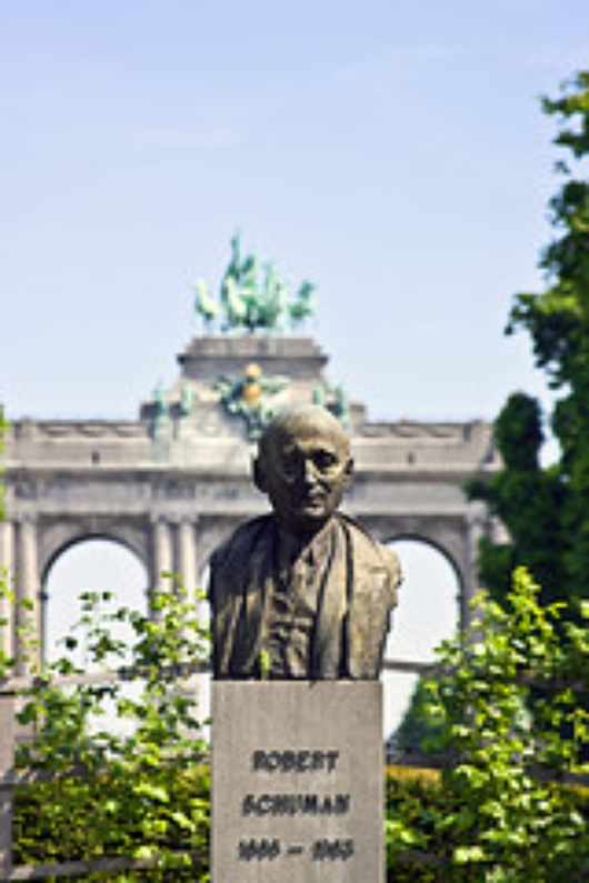 Schuman1