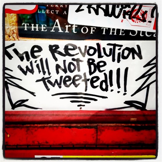 Clin d'oeil à Gil-Scott Heron et son message "The revolution will not be televised"
