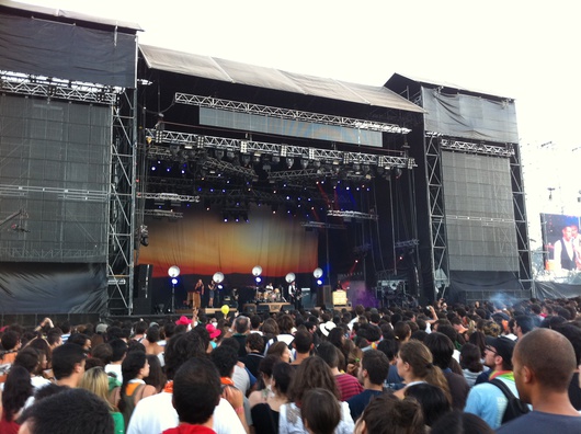 La gente se entrega en los éxitos de The Killers pero no en los suyos
