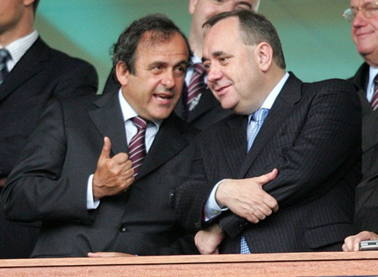 Le président de l'UEFA Michel Platini et le Premier ministre écossais Alex Salmond | Crédits : Scottish government/Flickr