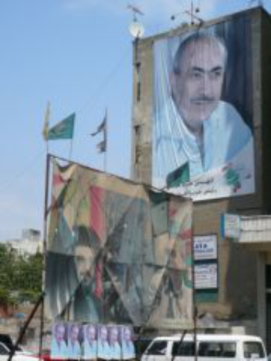 Plakate der Hezbollah im Zentrum von Beirut (Cmie)