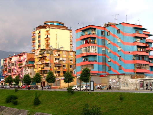 Pour Rubim Bego, le grand nombre de murs peints que la ville comporte devrait être utilisé pour créer de nouvelles formes d'art urbain