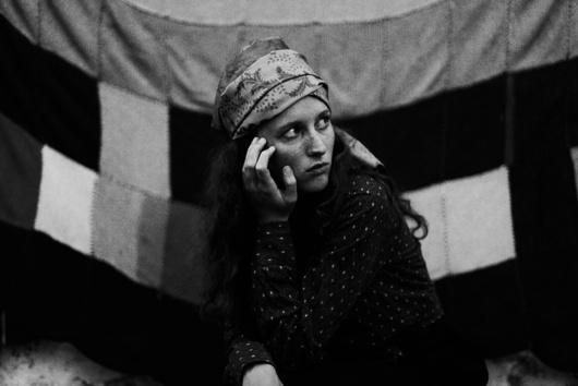 Das Bild ist Teil der Serie "Gipsy", fotografiert von Schnatis Freund