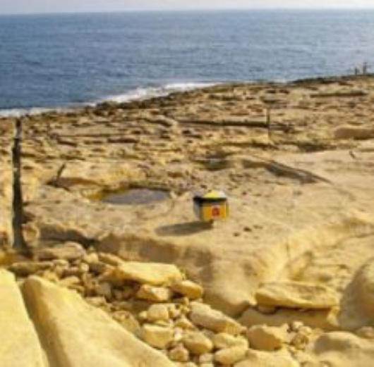 playa_roca.jpg