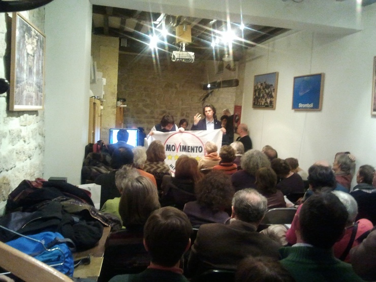 Massimiliano Gambardella, amministratore del MeetUp "Amici di Beppe Grillo Europa", e Daniela Signorino Gelo, ex candidata alla Camera dei Deputati.