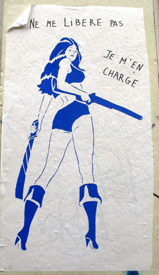 En su opinión, una feminista de 2010 debe hacer lo que le apetezca con su cuerpo, lo de andar sin sujetador porque sí pertenece a 1960