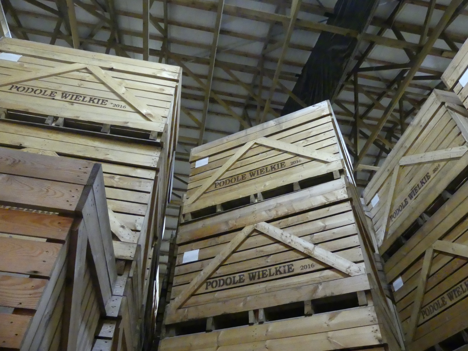 Cagettes de pommes de terre à la distillerie Podole Wielkie