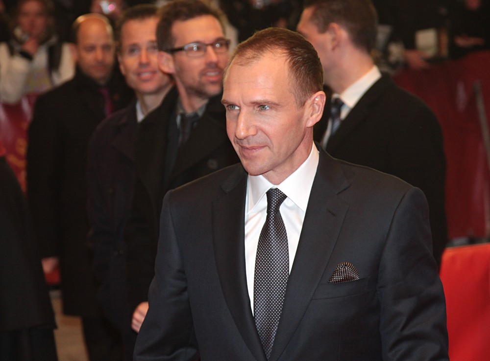 Fiennes debiutuje w roli reżysera