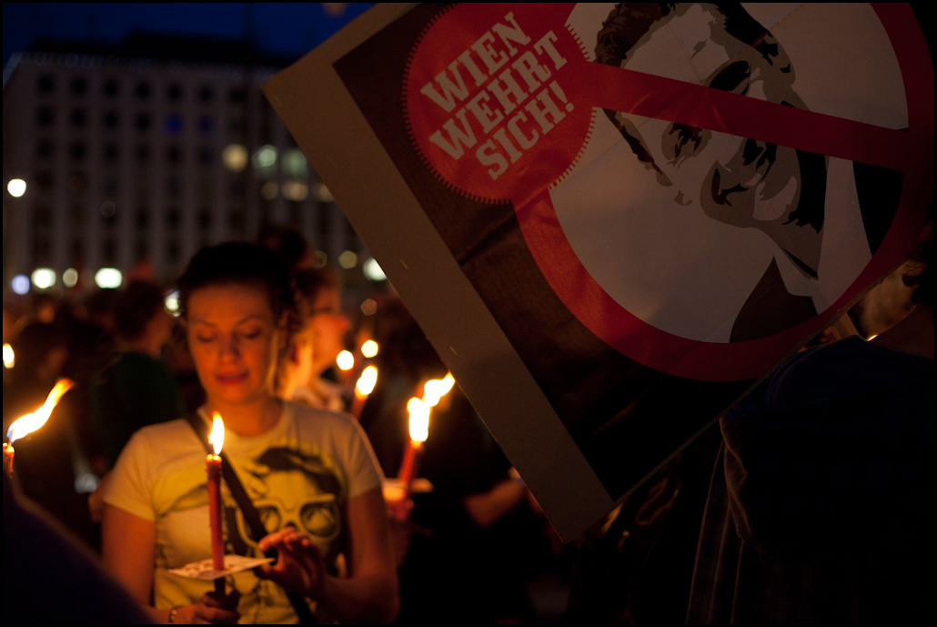 Against extreme-right