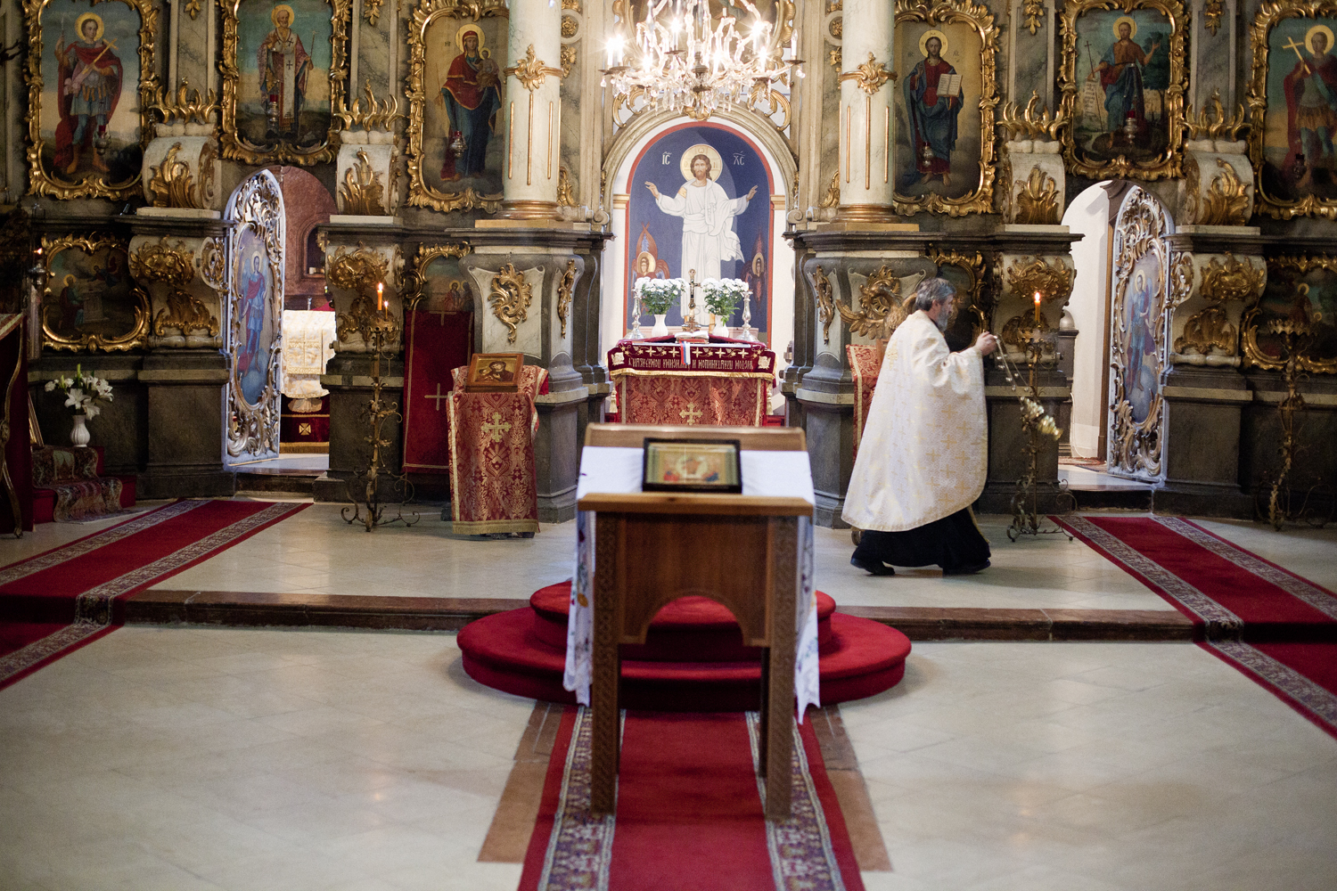  Leere Kirche