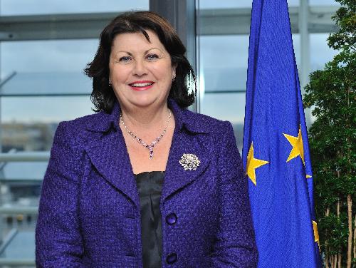 Máire Geoghegan-Quinn: Commissario per la Ricerca, l'Innovazione e la Scienza 