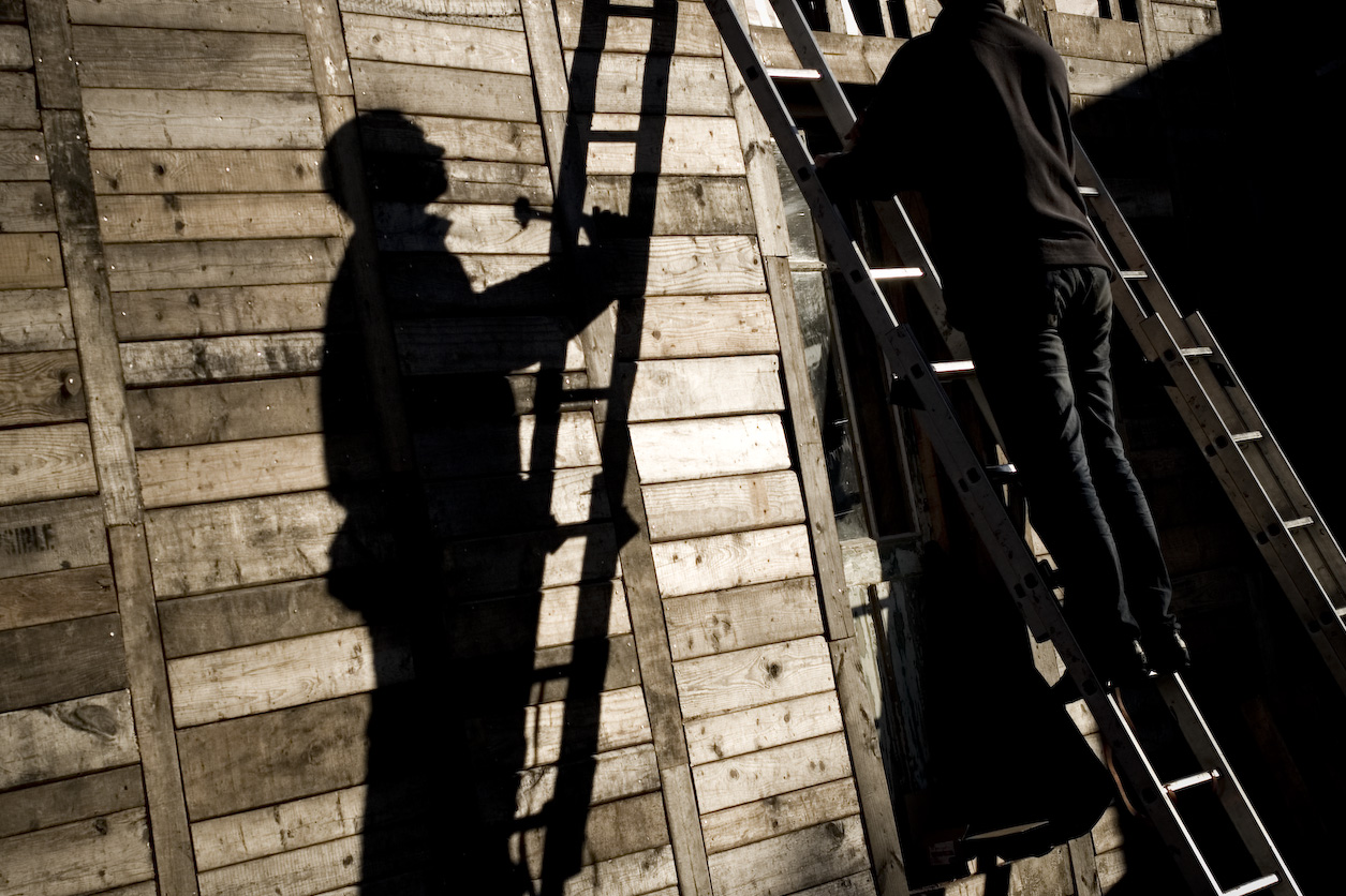 …bâches, fenêtres récupérées