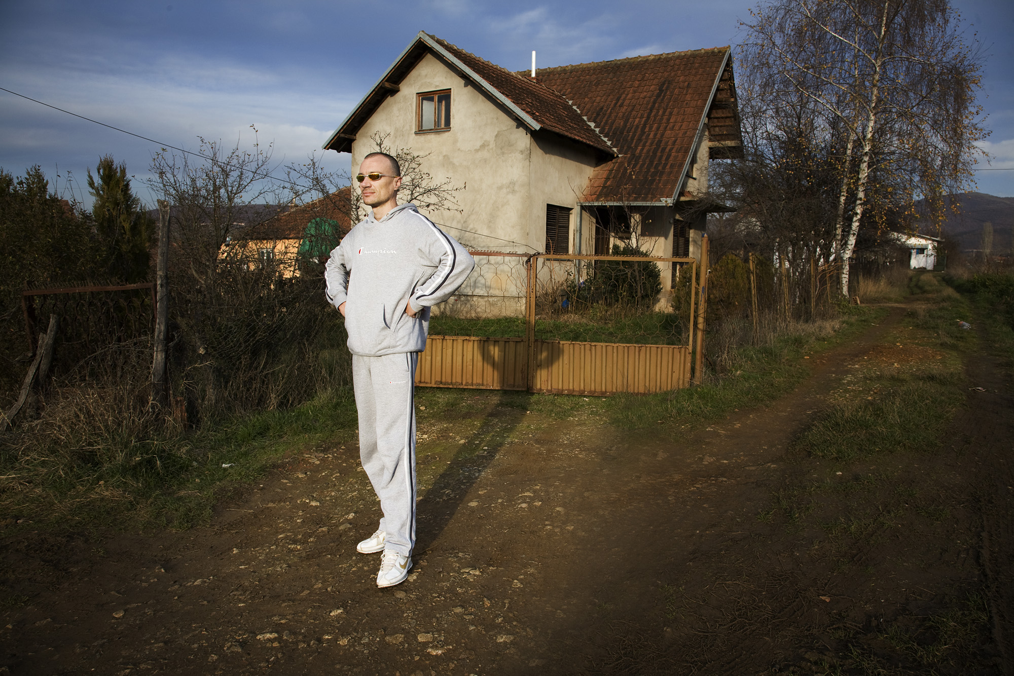 Sacha (28 lat) pochodzi z Serbii, a dokładniej z Gracanicy