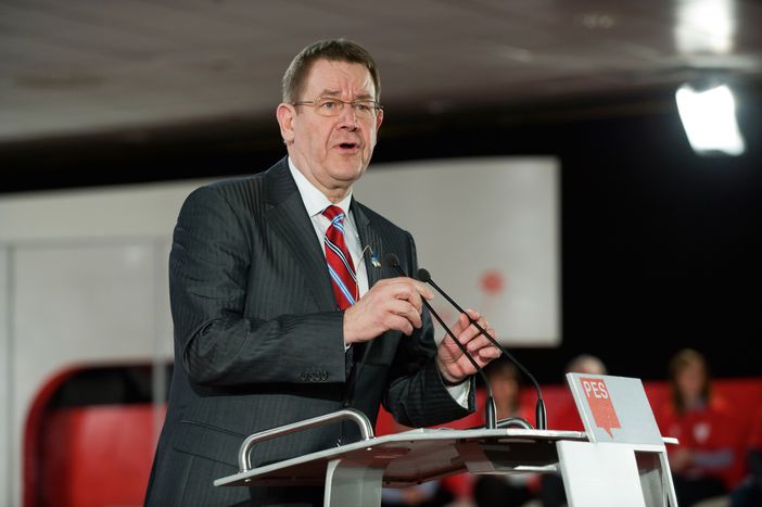 Image for Le socialiste Rasmussen s’en prend enfin à Barroso
