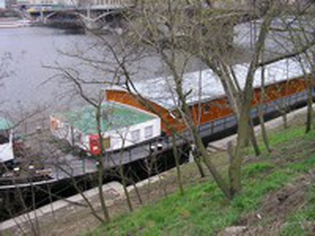 Image for Los sin techo en Praga: ¡al abordaje!
