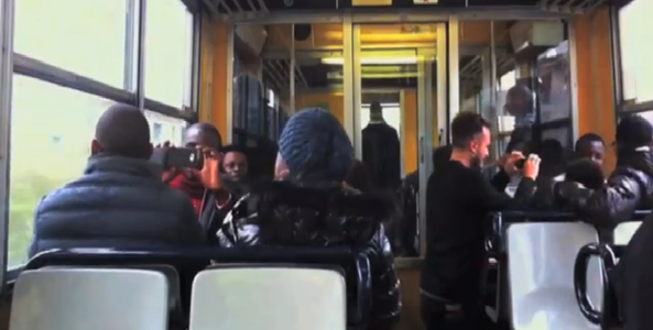 Image for Una vita oltre lo schermo: la videonarrazione che racconta i migranti
 