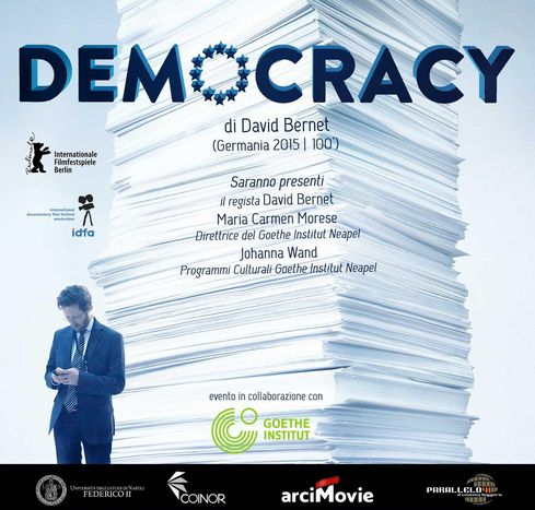 Image for Democracy, con gli occhi della politica.