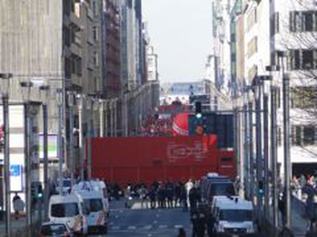 Image for Un mur printanier entre les gouvernements et les travailleurs européens