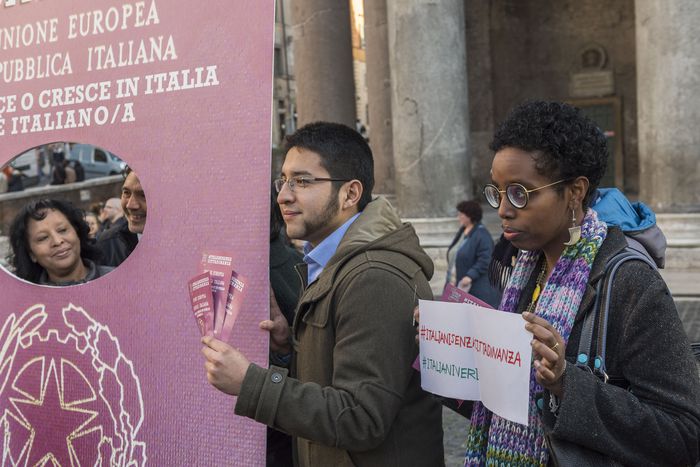 Image for In piazza per la cittadinanza