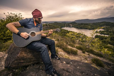 Image for [fre] Comin' Round the Mountain: la playlist à écouter en montagne