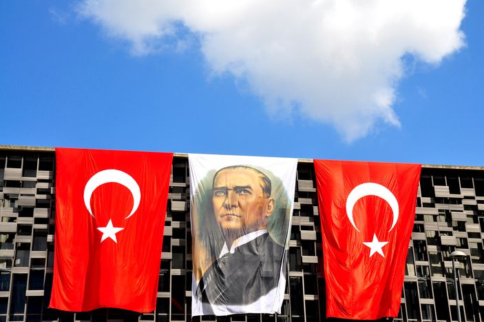 Image for Atatürk e i bambini, da 90 anni insieme.