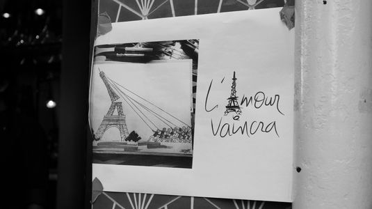 Image for Parigi: "L'amore è più forte dell'odio"