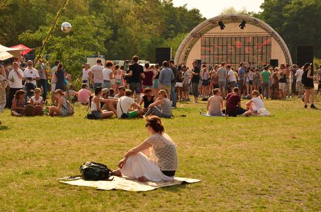 Image for Schnurrbartreiten beim Hipster Cup