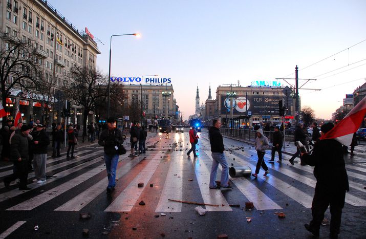 Image for Panic on Warsaw streets: media view of Polish independence day celebrations 