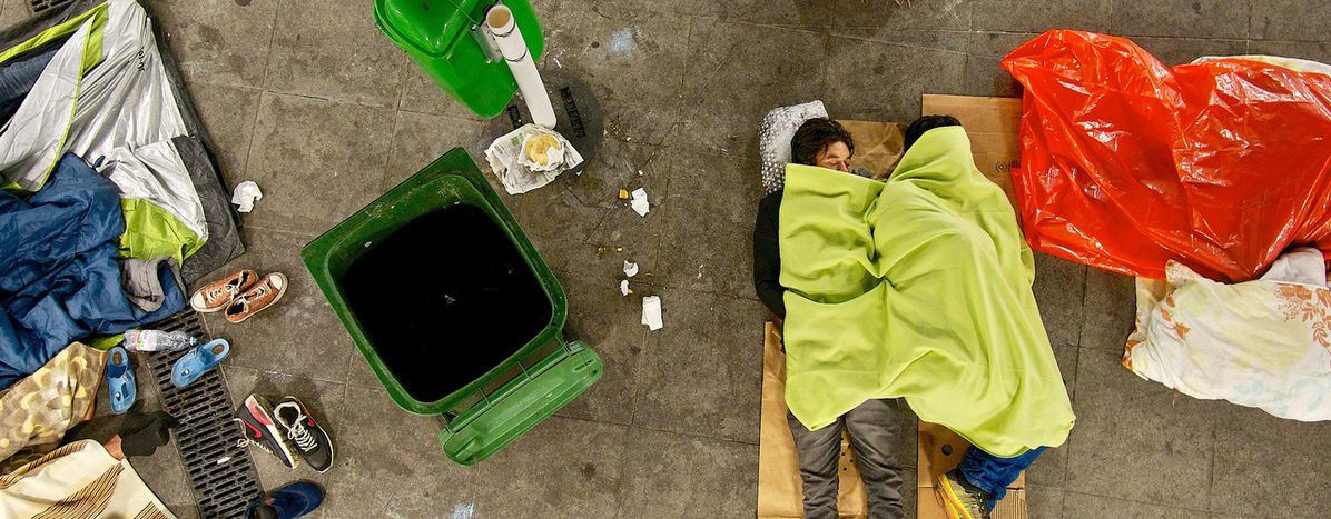 Image for Refugiados e indigentes, en el mismo barco en Budapest