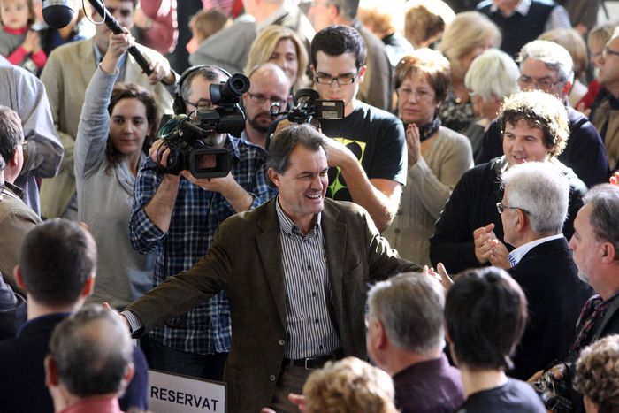 Image for Secesión en Cataluña: El Parlamento catalán vota 'sí'