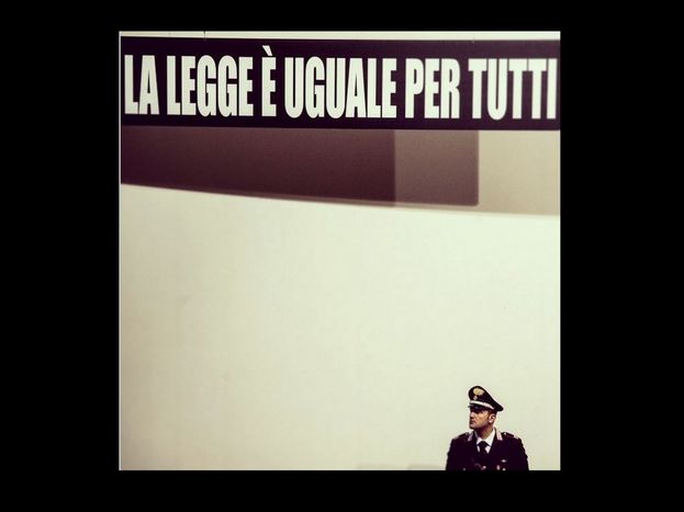 Image for La legge è uguale per (quasi) tutti, storie di omicidi in divisa: Rasman e Aldrovandi
