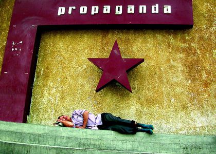 Image for « Journalisme » selon le dictionnaire biélorusse : « propagande »