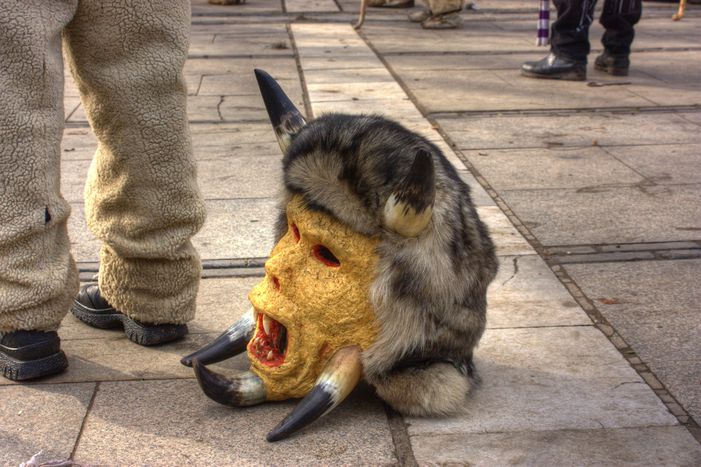 Image for Chassez les mauvais esprits au carnaval de Pernik en Bulgarie