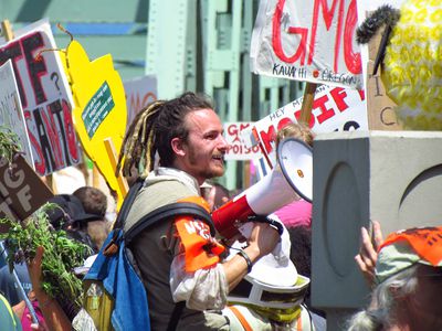 Image for OGM: IL MONDO IN MARCIA CONTRO I VELENI DELLA MONSANTO