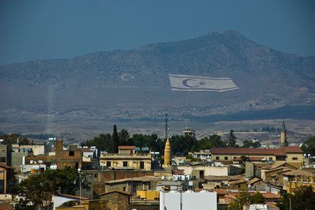 Image for Dans les babelblogs : « De la ‘jungle’ de Calais à l’île chypriote »