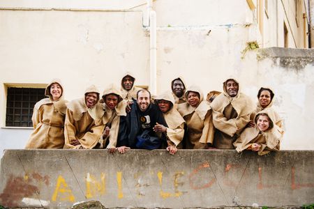 Image for Vade Retro: i migranti sul palco con il saio di San Benedetto