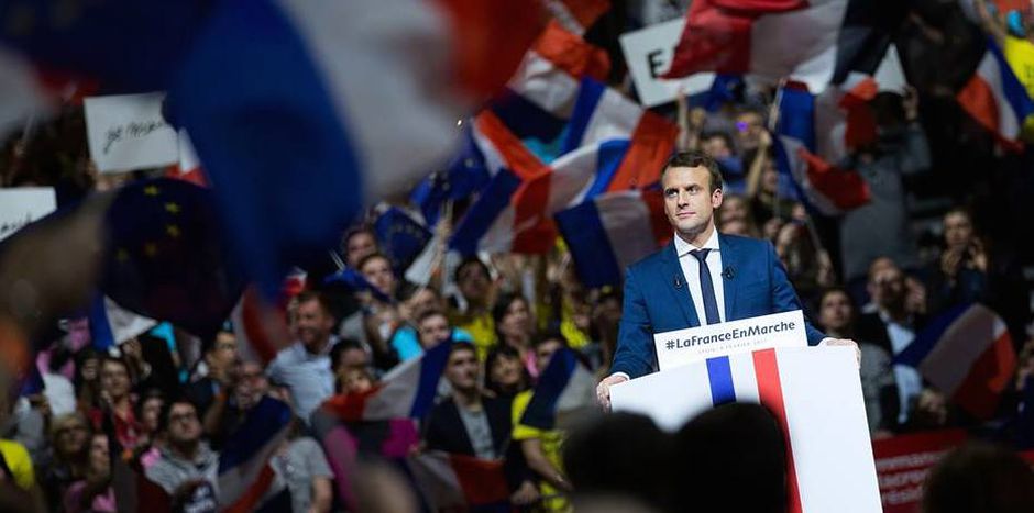 Image for Emmanuel Macron : la langue dans la poche