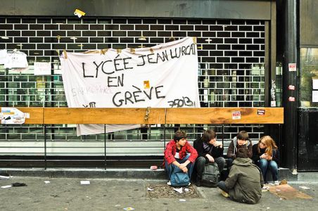 Image for « Sarko t'es foutu, la jeunesse est dans la rue ! » - Images de manif'