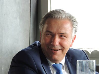 Image for À la gloire de mon maire : 5 choses que vous ne saviez pas sur le maire de Berlin