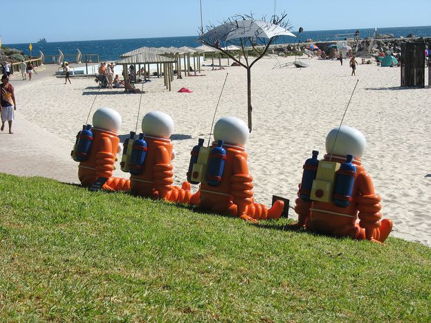 Image for Cinéma : robots, zombies et obsédés en vacances à Sitges