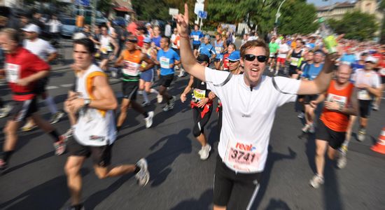 Image for Vom Kinderlauf zum Sandmarathon: Die neue Leidenschaft für Laufwettkämpfe
