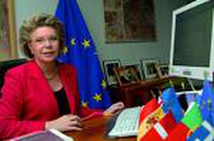 Image for Viviane Reding e Francesco Pizzetti: i social network mettono a rischio la privacy