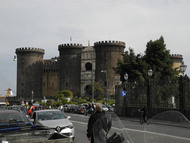 Image for Gli strumenti di democrazia diretta a disposizione della cittadinanza napoletana