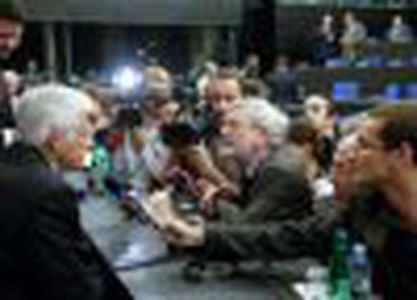 Image for Populares, socialistas y liberales se enrocan en Europa
