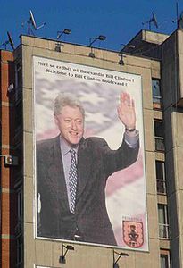 Image for «Bill Clinton forever», in Kosovo tutti pazzi per gli Usa
