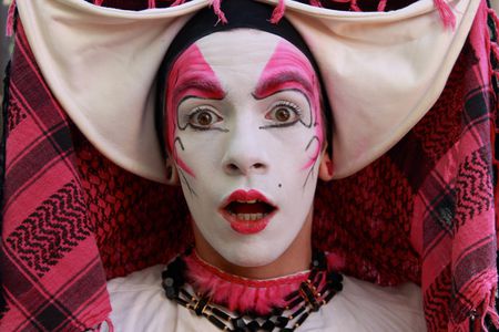 Image for Da Parigi a Mosca con amore: kiss-in pro LGBT
