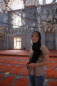 Image for Perdón, somos mujeres: Descubriendo la modernidad de la Mezquita Azul