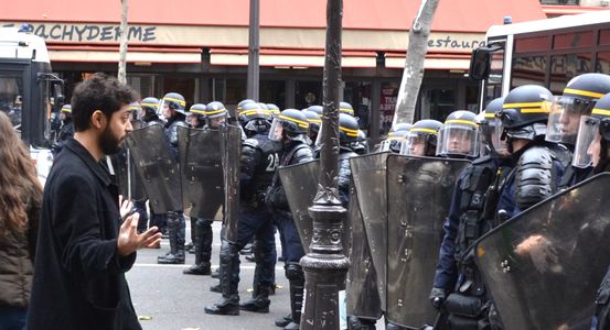 Image for COP21 a Parigi: scontri con la Polizia al corteo non autorizzato