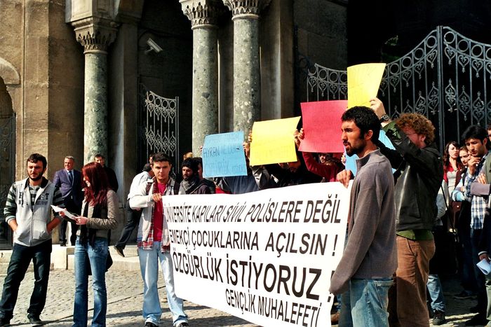 Image for Etudiants à Istanbul : petite leçon d’apolitisme 